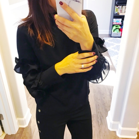 ✨HP✨ High collar ruffles sleeve blouse - Picture 4 of 6